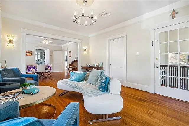 3 bed, 2.5 bath, 2200 sqft, $2,700 — Photo 3