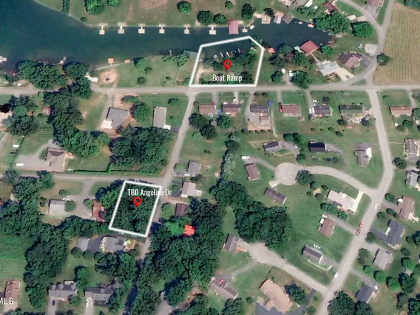 Angeline Dr, Johnson City, TN 37615