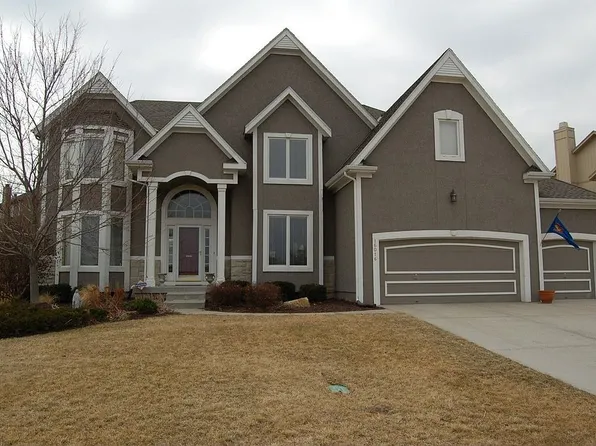 16016 Rosewood St, Overland Park, KS 66085
