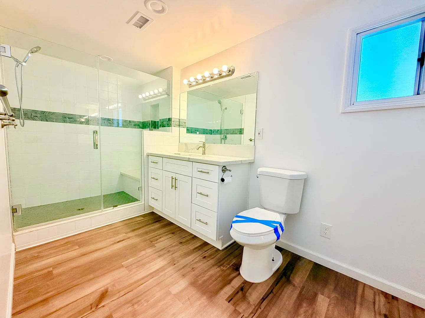Beautiful Lakewood Home — Photo 3