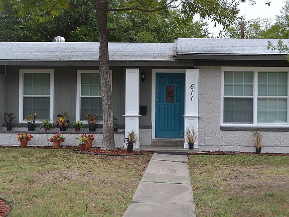 2nd image of 611 Burwood Ln