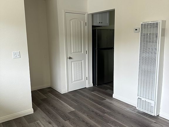 4th image of 315 Playa Del Sur St #C