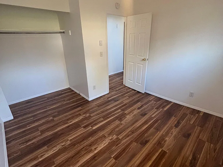 212 N Grace St — Photo 8