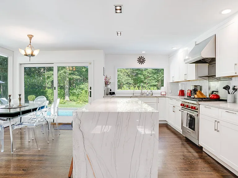 1 Woodcrest Dr — Photo 13