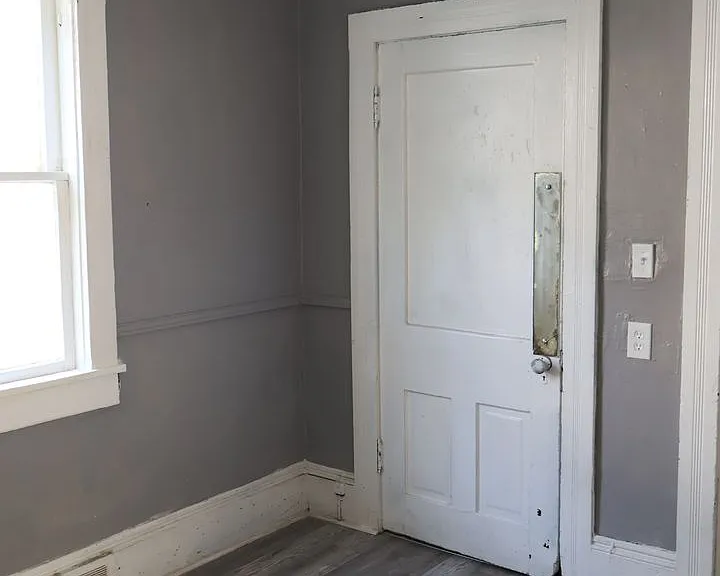 6812 Whitney Ave — Photo 6