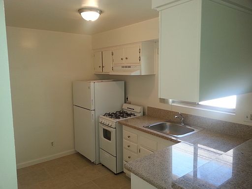 5th image of 895 Empire Ave APT 108