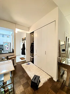 Rented by Bond New York | media 7