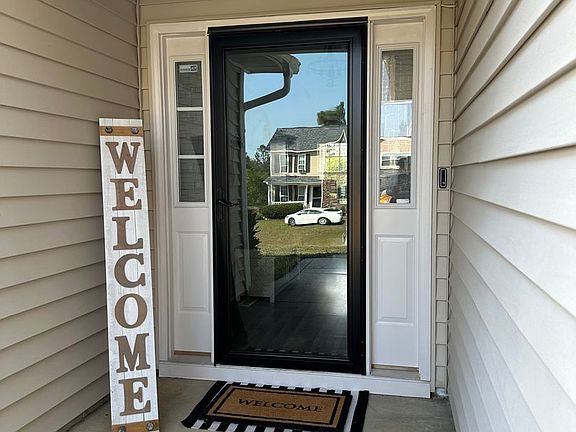 3rd image of 275 Basket Oak Dr