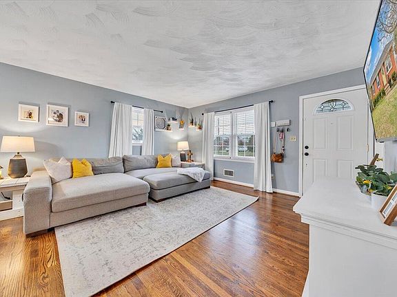 4th image of 5907 Darby Rd