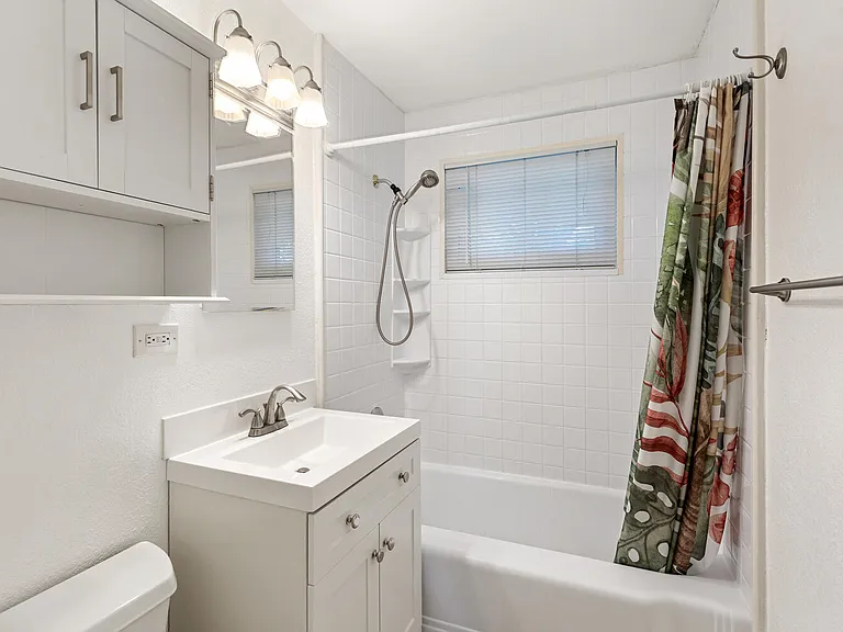 1663 Poplar St — Photo 14