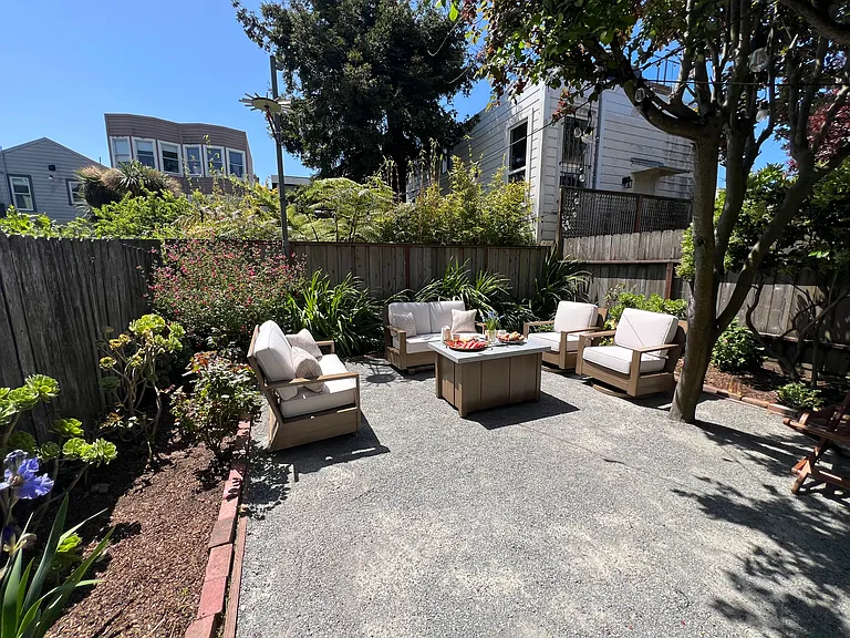 939 Oak St — Photo 19