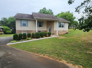 1721 Meadow Ridge Cir, Sevierville, TN 37862