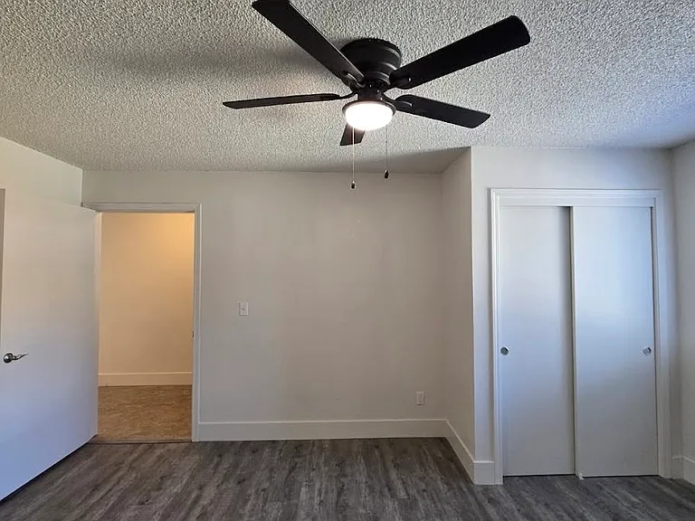 3233 Stanford Ave — Photo 5