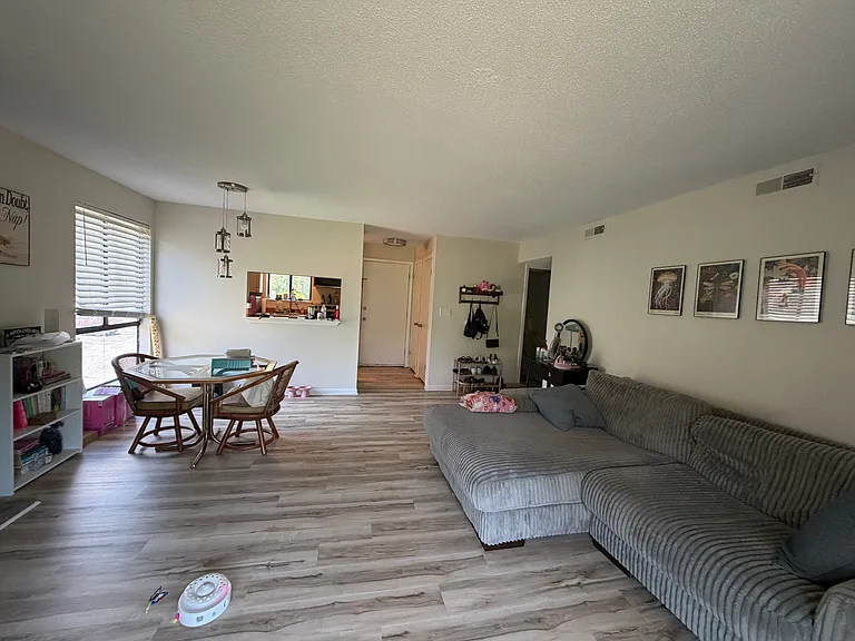 148 Turnwood Ln — Photo 4