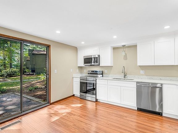 3rd image of 163 Split Rock Dr #163