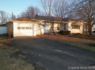 231 S Center St, Oneida, IL 61467