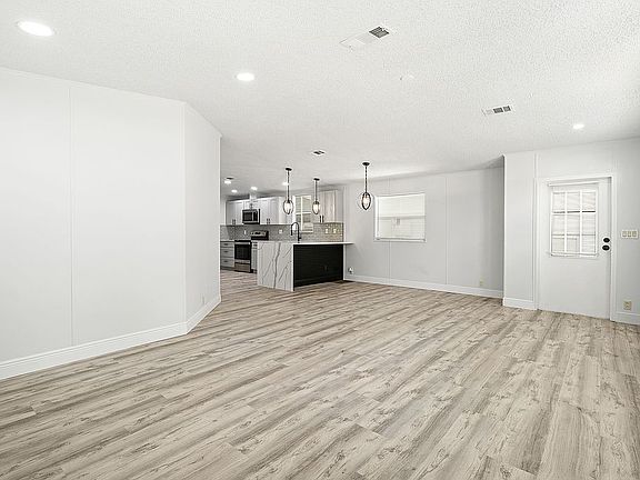 5th image of 234 Sunset Cir