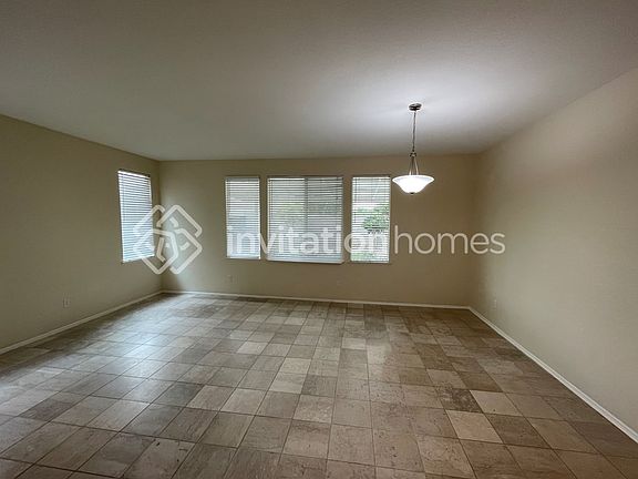 4th image of 31559 Crimson Dr