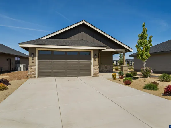 2633 NW Redwood Cir, Redmond, OR 97756
