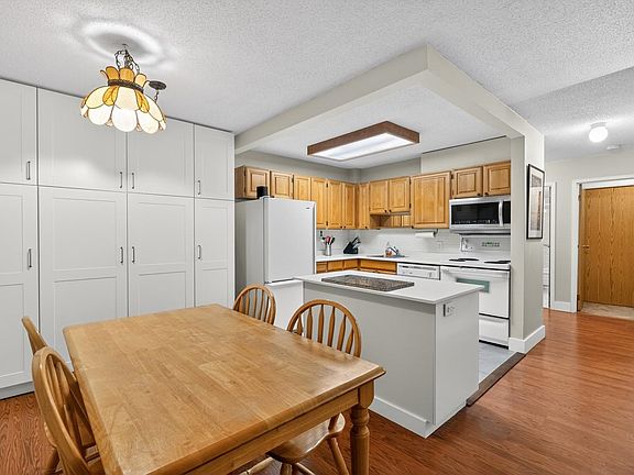 3rd image of 550 8th St #306