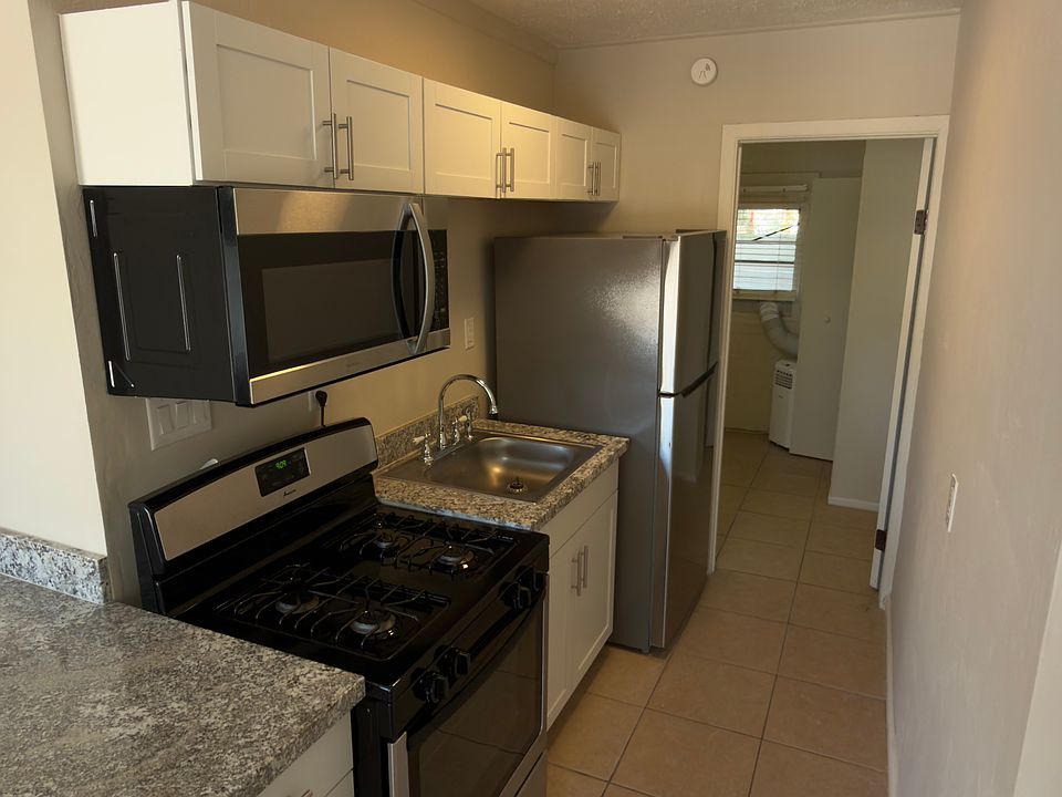1st image of 2921 N Geronimo Ave #3