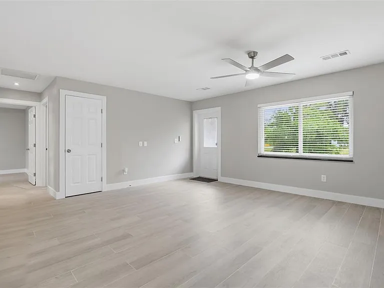 550 E Minnesota Ave — Photo 25