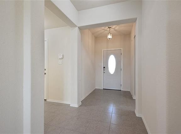 5th image of 1108 Hillrose Dr