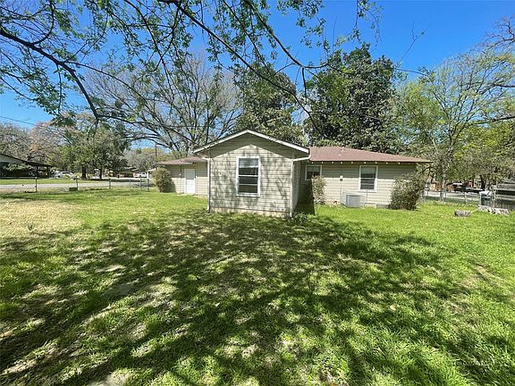 5th image of 1100 Poe St