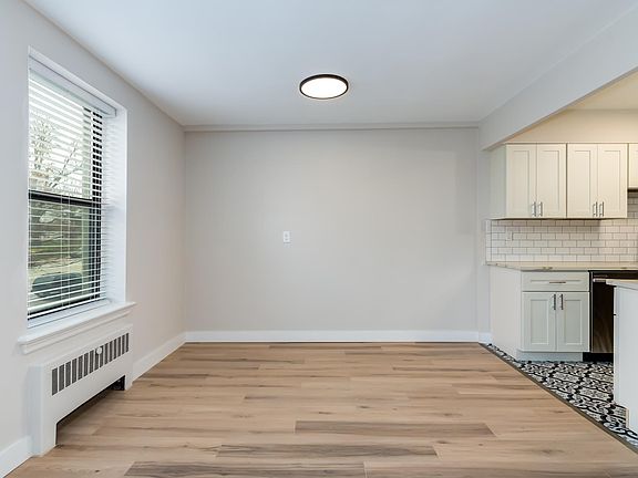 4th image of 6244 Oakland Ave #101D