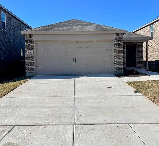 850 Lake Fletcher Rd — Photo 1