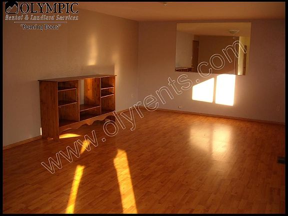 3rd image of 1406 Lapush Way NE