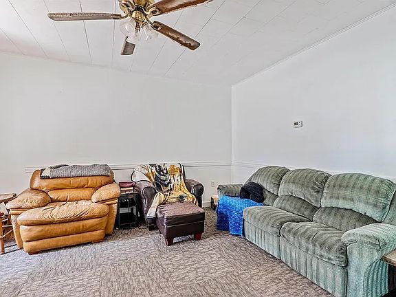 5th image of 1102 Chestnut St APT 1