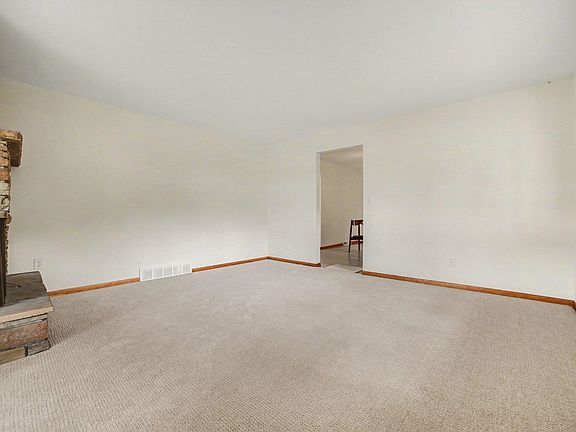 4th image of 1318 Eastlawn Dr