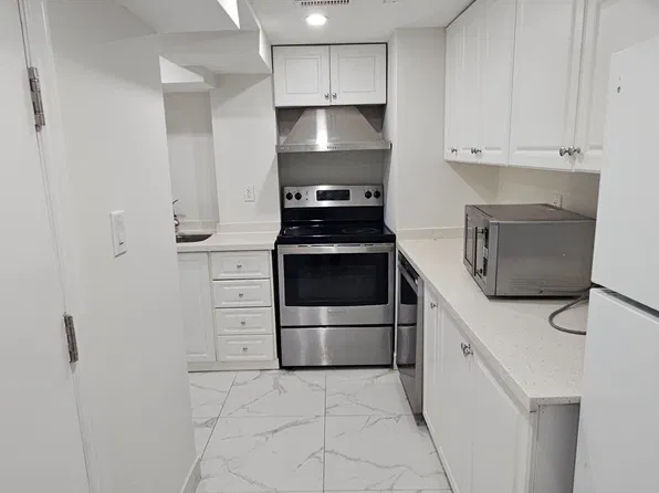 772 Scarborough Golf Club Rd, Toronto, ON M1G 1J1