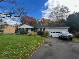 27 Evelyn Ave, Franklin Park, NJ 08823