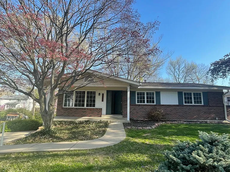 11289 Briarstone Dr — Photo 1