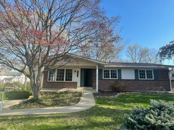 11289 Briarstone Dr, Saint Louis, MO 63126