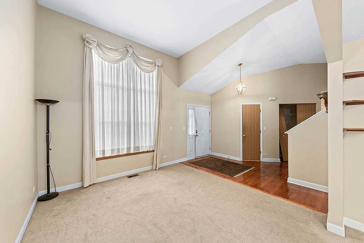 4 bed, 1920 sqft, $3,100 — Photo 4