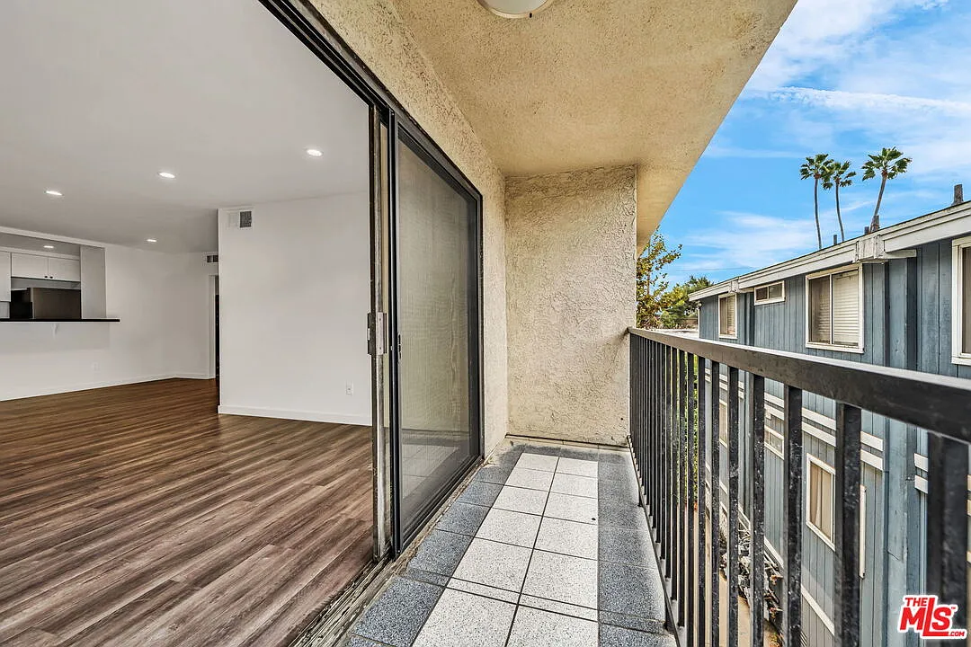 1 bed, 1.0 bath, 800 sqft, $1,995 — Photo 4