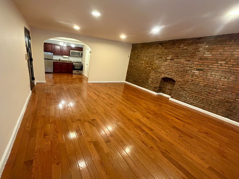 2nd image of 322 E 79th St APT 1A