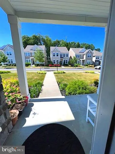 3 bed, 2.5 bath, 3076 sqft, $3,250 — Photo 2
