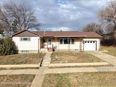 541 2nd St E, Dickinson, ND, 58601