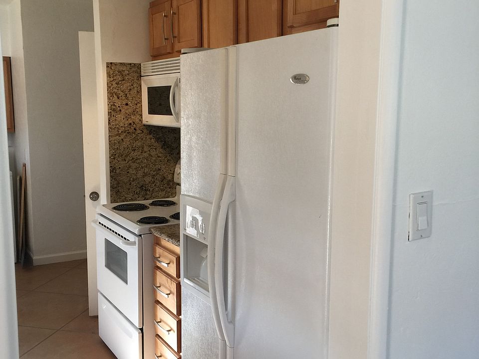 1st image of 668 N Van Buren Ave