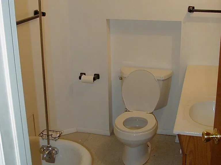 745 N Throop St #G — Photo 7