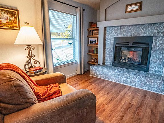 4th image of 663 Royalty Cir NE
