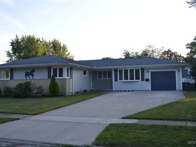 1296 Greenbrier Ln, North Tonawanda, NY, 14120