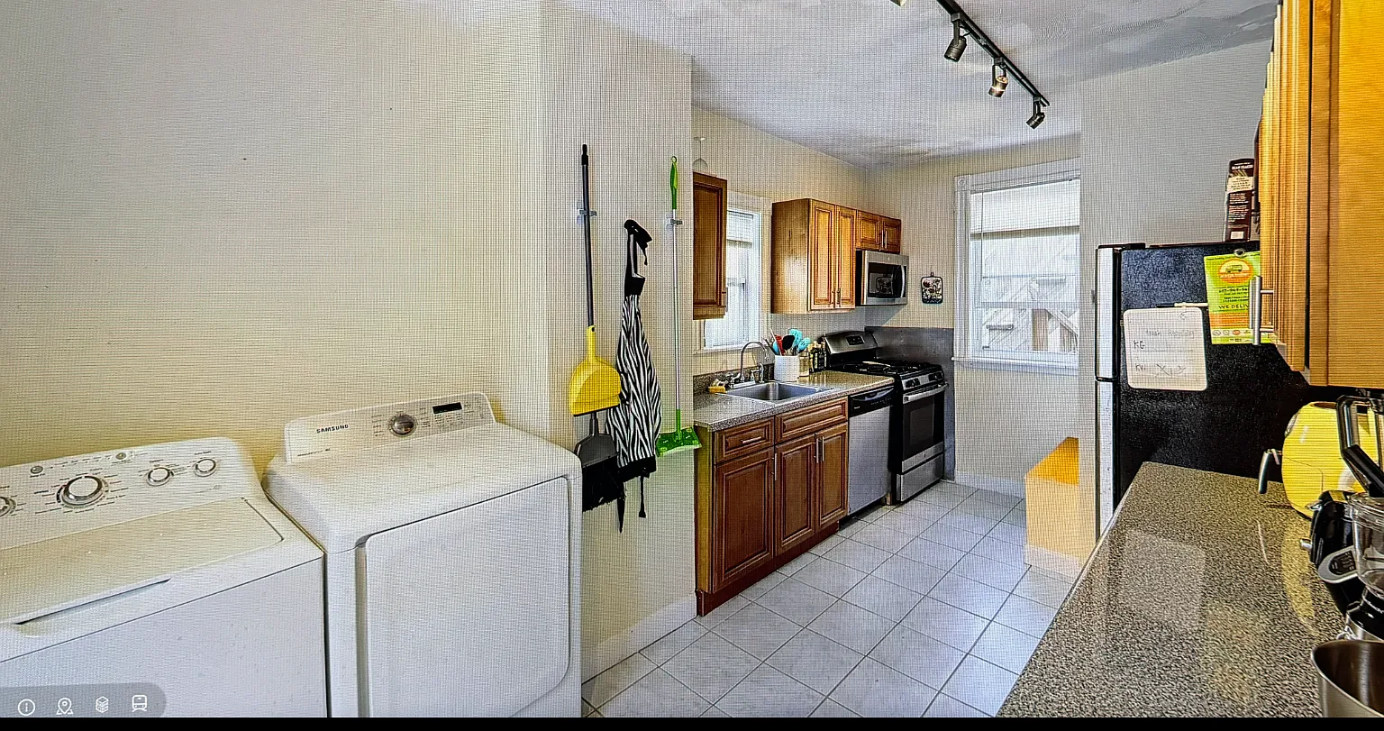 3 bed, 1200 sqft, $3,700 — Photo 2