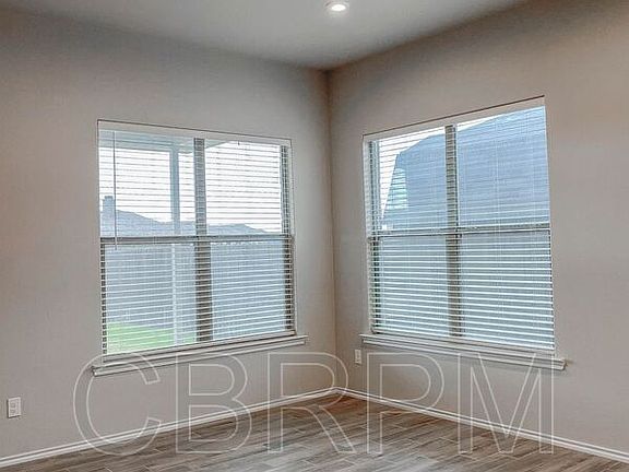 4th image of 14109 Avenue W