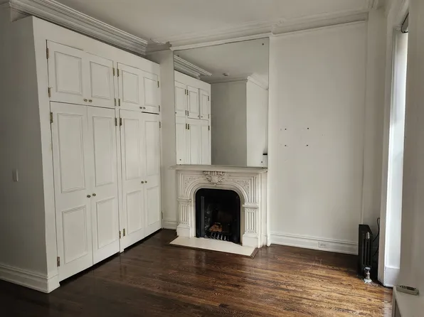 231 East 62nd Street image 13 of 25