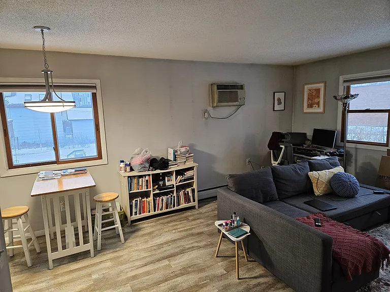 322 2nd St NE #203 — Photo 3